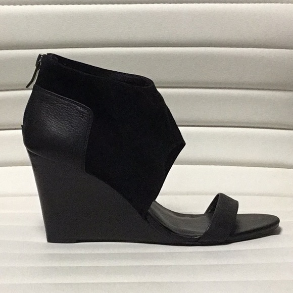 Black high heels from soul society. - Picture 1 of 5